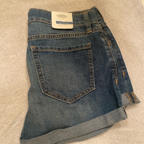 NWT! Old Navy denim shorts - Picture 3 of 6